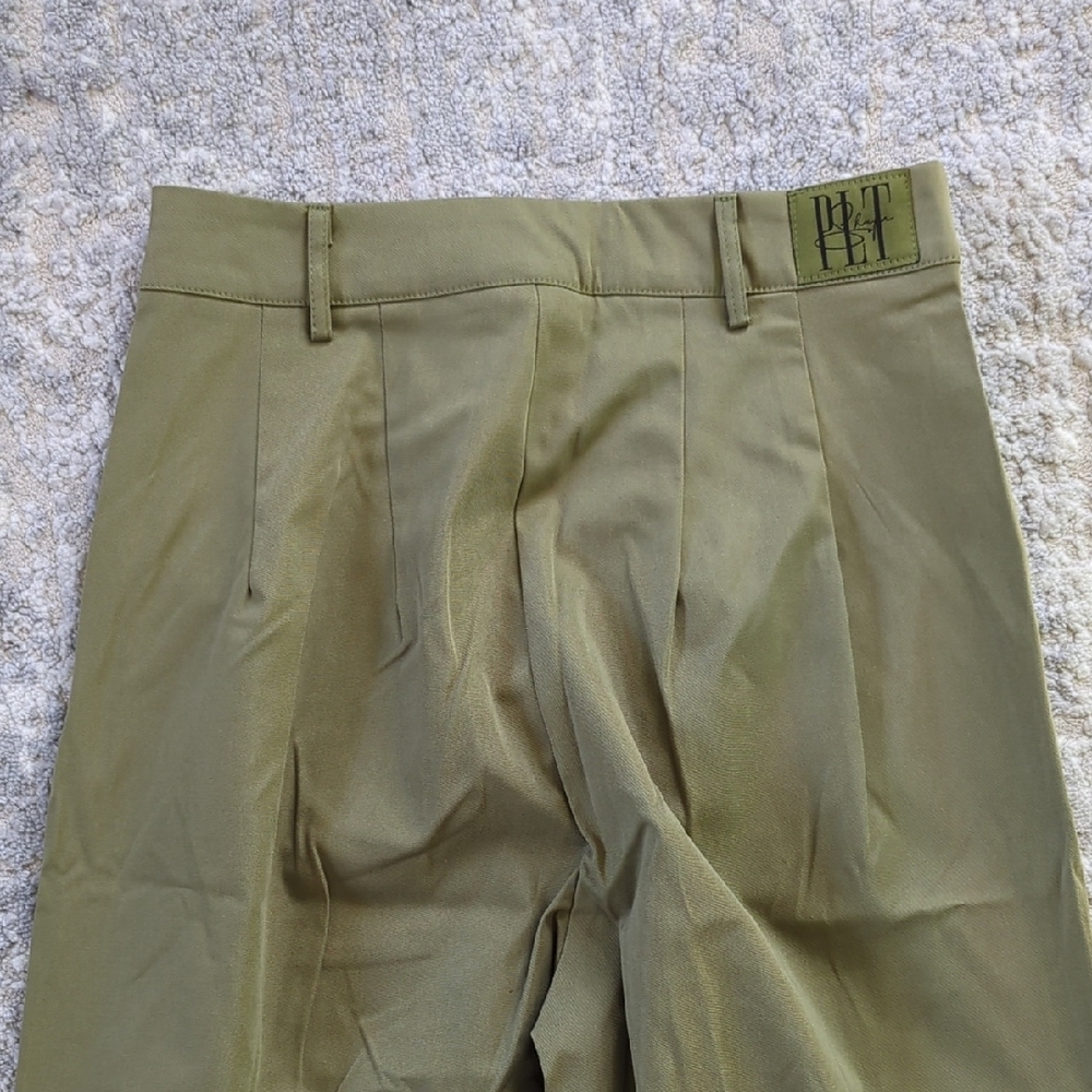 NWT PrettyLittleThing Shape Khaki Buckle Cargo Wide Leg Pants Size 4 - Picture 12 of 12